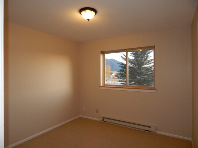 Building Photo - 269 Saddle Dr