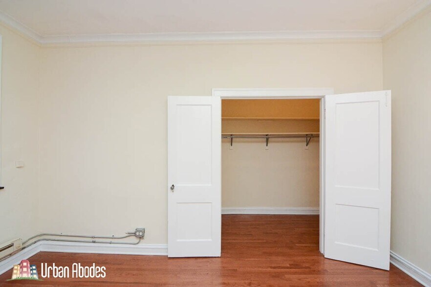 Building Photo - 4552 N Damen Ave