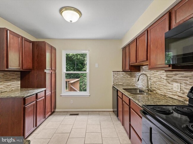 Building Photo - 10611 Cobblestone Dr