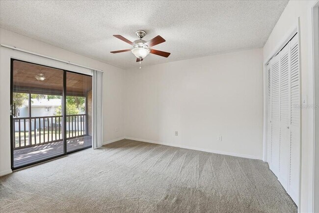 Building Photo - 1428 Oak Pl