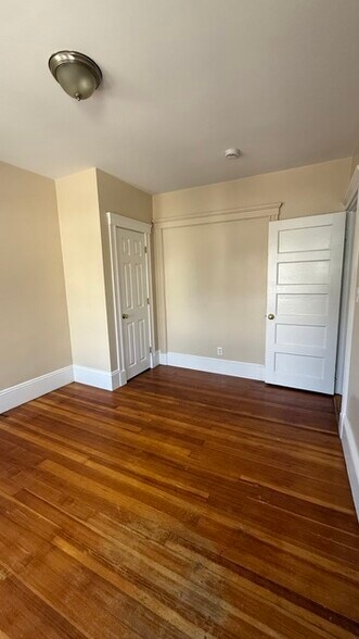Building Photo - 86 Conwell Ave
