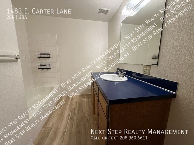 Building Photo - 1483 E Carter Ln