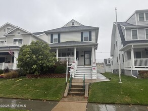 Building Photo - 128 Woodland Ave