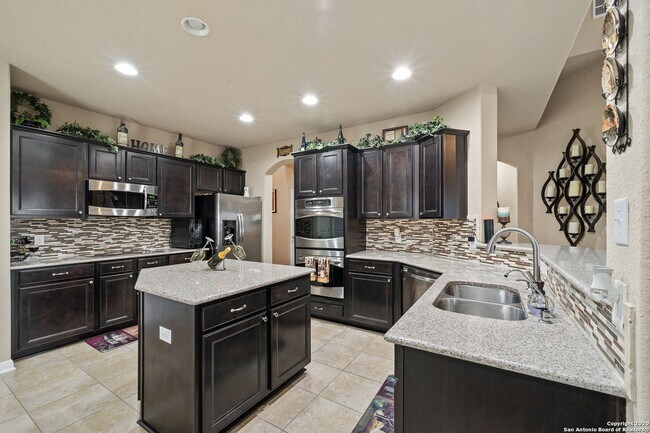 Building Photo - Beautiful 4 Bedroom Home in Turning Stone,...