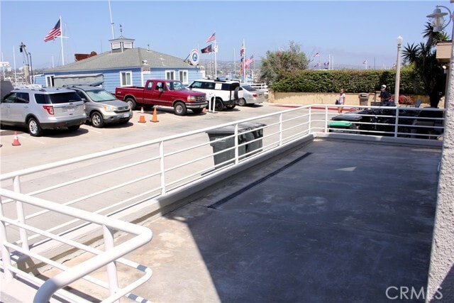 Building Photo - 813 E Bay Ave