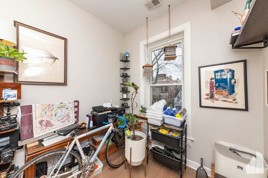 Building Photo - 1508 N Fairfield Ave