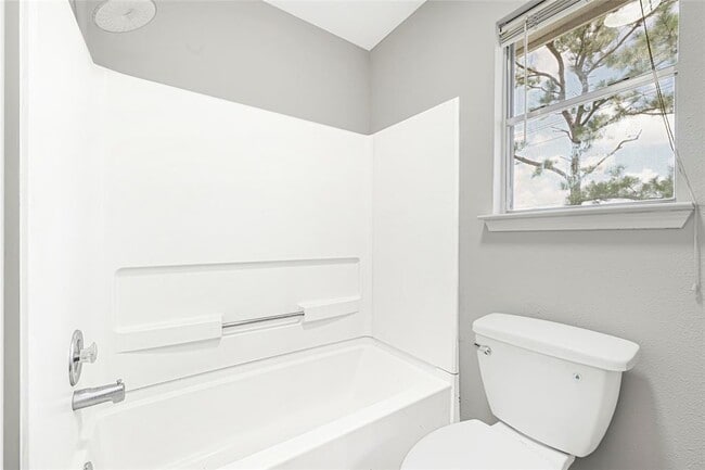 Building Photo - 2935 Sailors Moon Dr