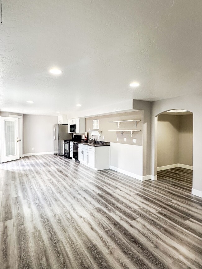 Building Photo - 4441 Wynridge Ln