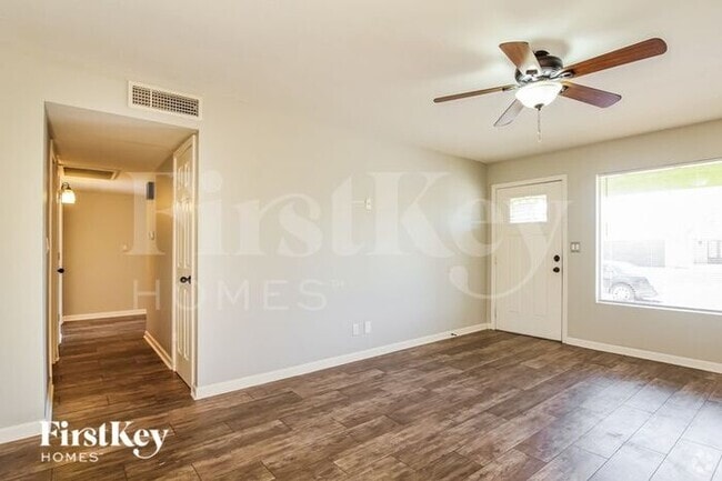 Building Photo - 3716 E Dahlia Dr