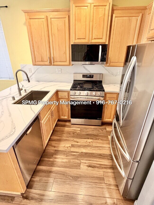 Building Photo - Beautifully Maintained 3 Bed / 2.5 Bath Home in South Natomas — New Appliances & Community Amenit...