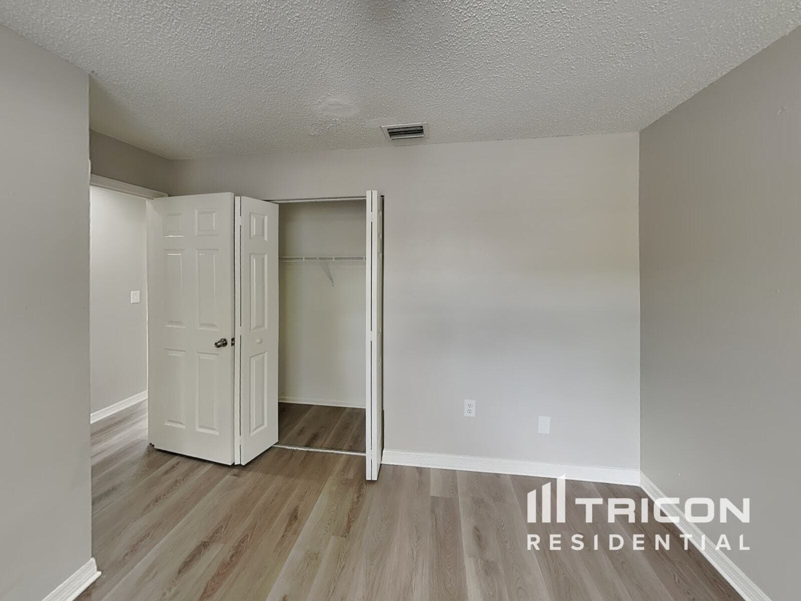 Building Photo - 2962 Woodpine Cir