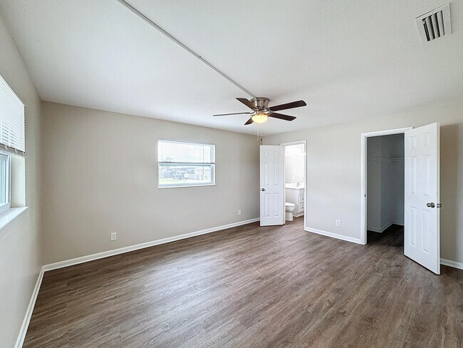 Building Photo - 1545 Polaris St