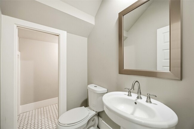 Building Photo - 1006 Enid St