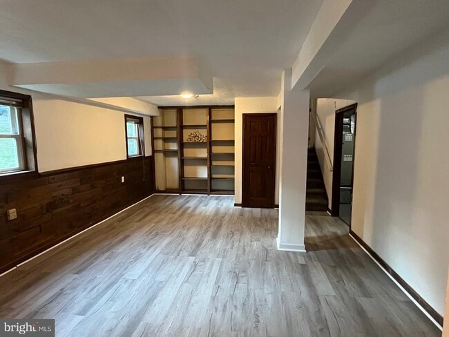 Building Photo - 11827 Rutherford Dr