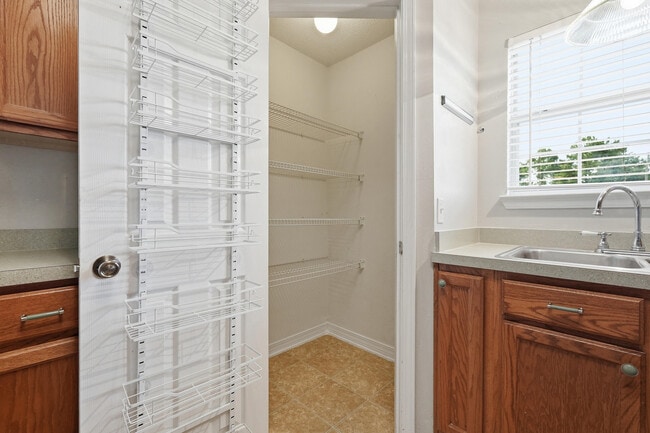 Building Photo - 339 Peggy Dr