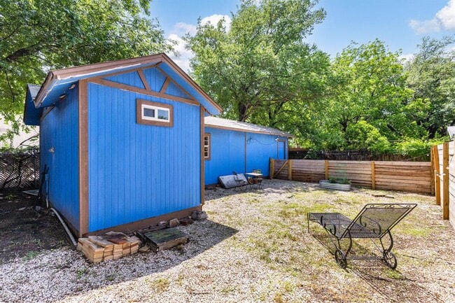Building Photo - 4609 Gonzales St