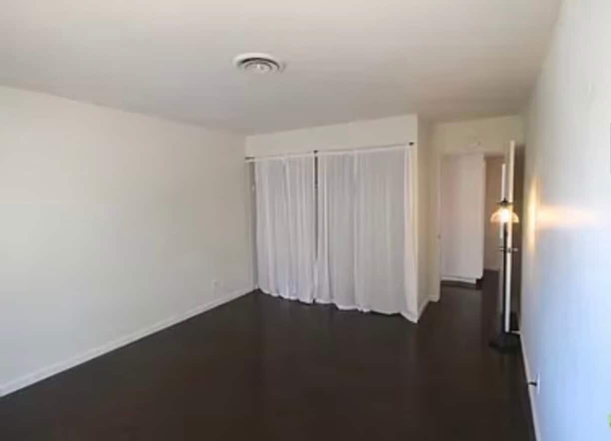 Building Photo - 1480 E Palm Tree Dr