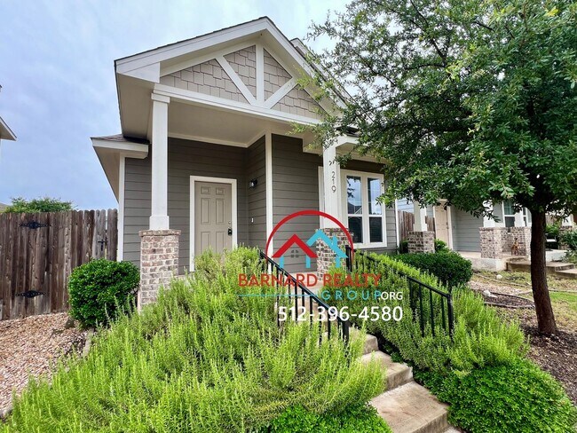 Building Photo - **APPLICATION PENDING!**2 bed/2 bath in De...
