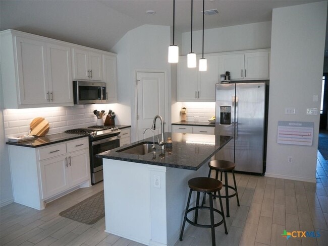 Building Photo - 292 Eagle Ford Dr