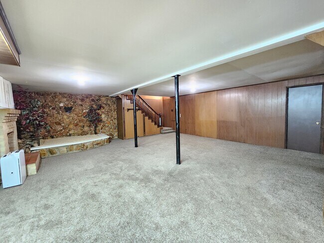 Building Photo - 139 Saratoga Dr