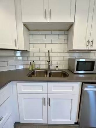 Building Photo - 718 W Spofford Ave