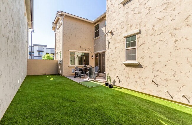 Building Photo - Welcome to your next home at Cooley Station!
