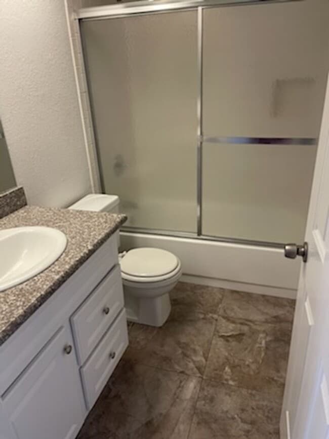 Building Photo - 2 bed 2.5 bath in Tempe