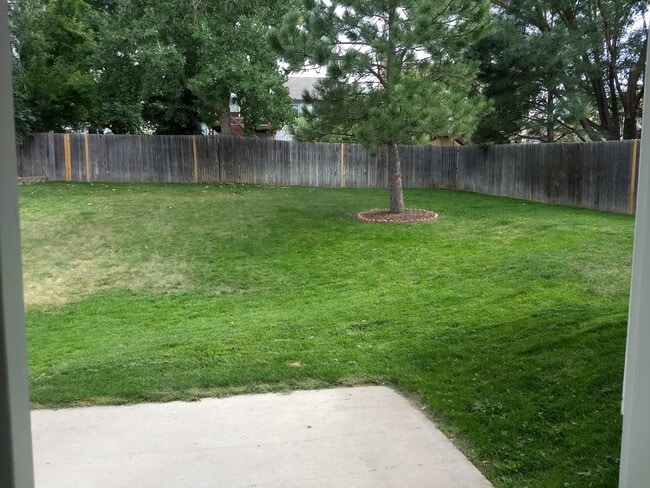 Building Photo - 4 Bed 2.5 Bath w/AC off Rangewood/Vickers ...