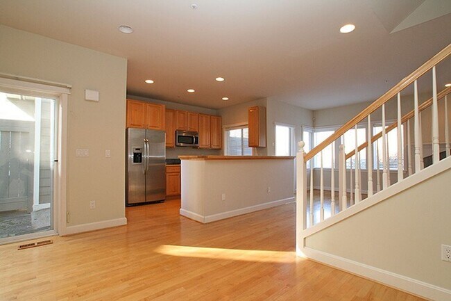 Building Photo - 3712 101st Way NE