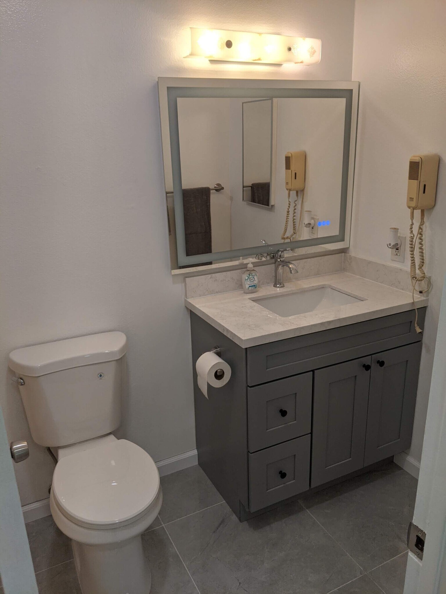 Building Photo - 4727 W 147th St