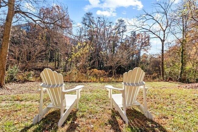 Building Photo - 1333 Victor Rd NE