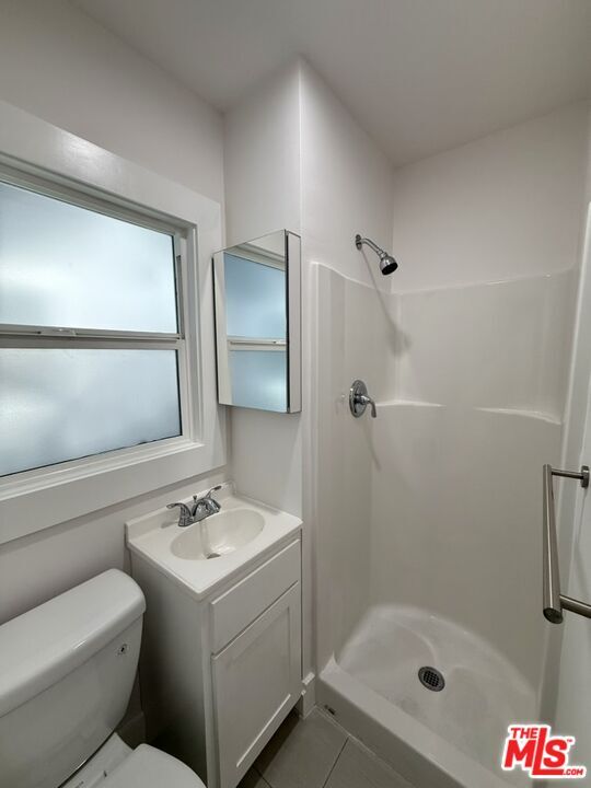 Building Photo - 5526 Franklin Ave