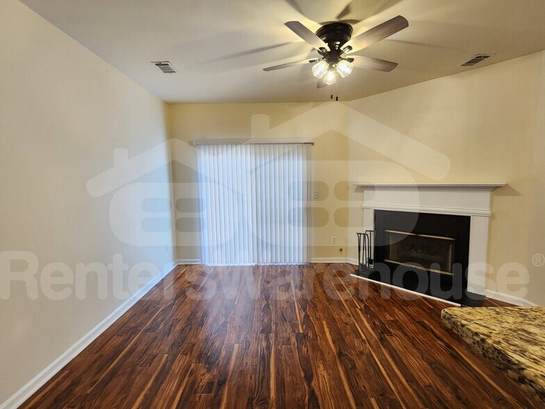 Building Photo - 1618 Cove Creek Cir