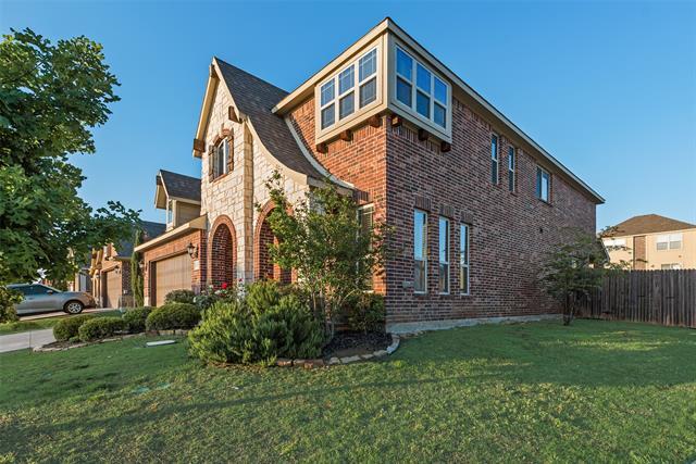 Building Photo - 500 Lakeview Dr