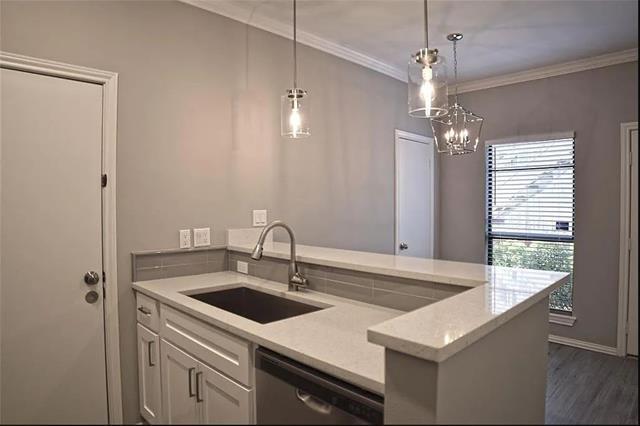 Building Photo - 7340 Skillman St