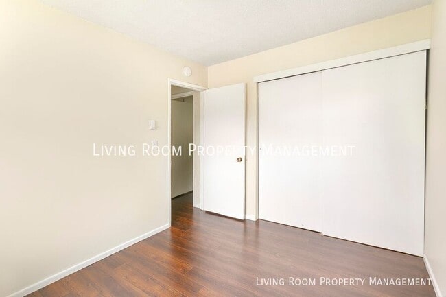 Building Photo - 6232 NE 7th Ave