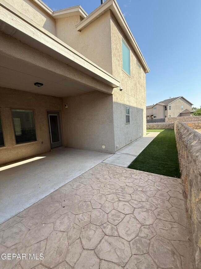 Building Photo - 14405 Eastbrook Dr