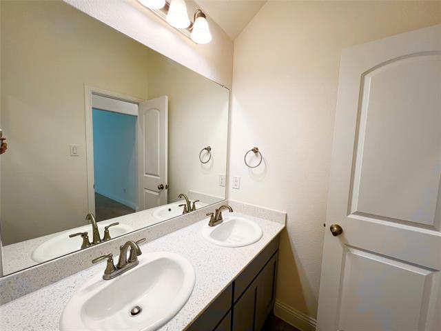 Building Photo - 4002 Whitetail Ln