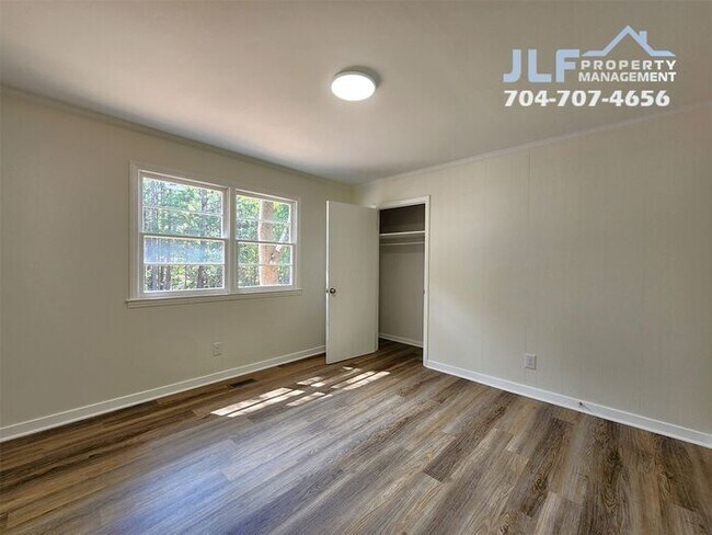 Building Photo - Fully Remodeled 3 Bed/1.5 Bath Ranch in Be...