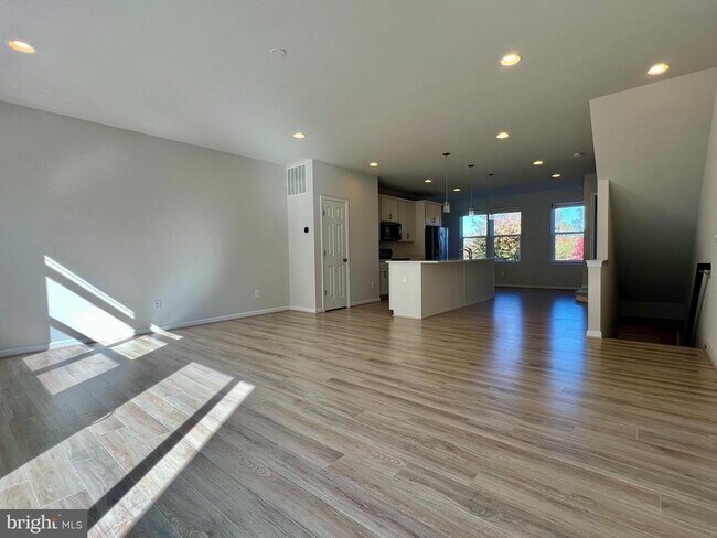 Building Photo - 8378 Sallyport St