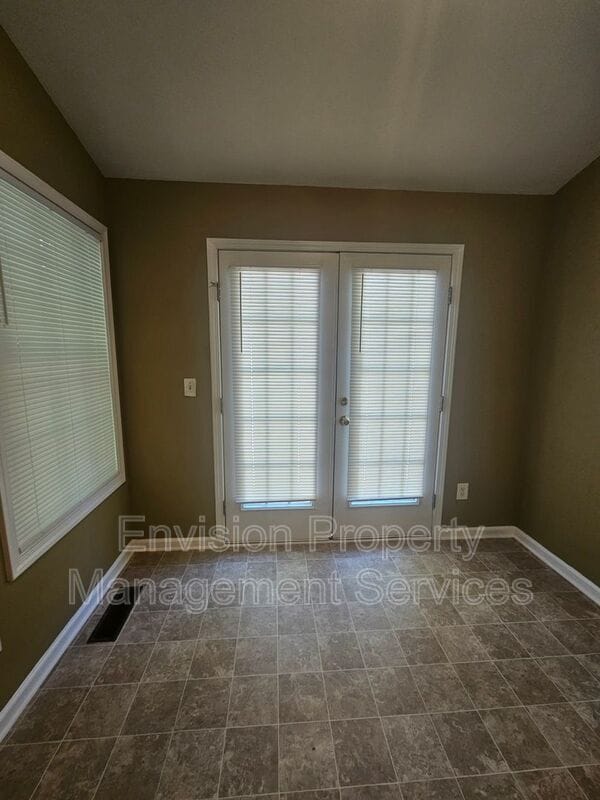 Building Photo - 2738 Old S Dr