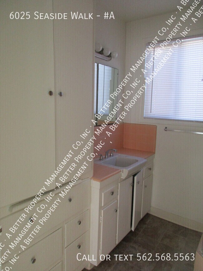 Building Photo - 6025 E Seaside Walk