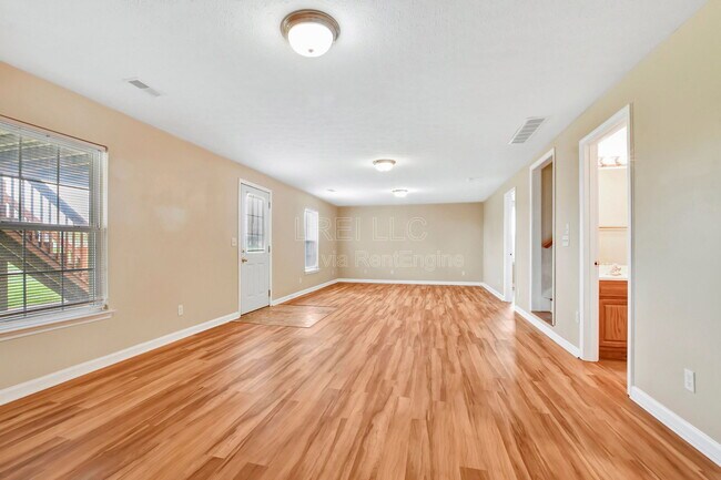 Building Photo - 414 Watkins Glen Way