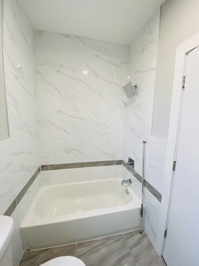 Building Photo - 791 S 15th St