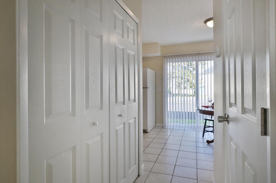 Building Photo - 7376 Bride Water Blvd