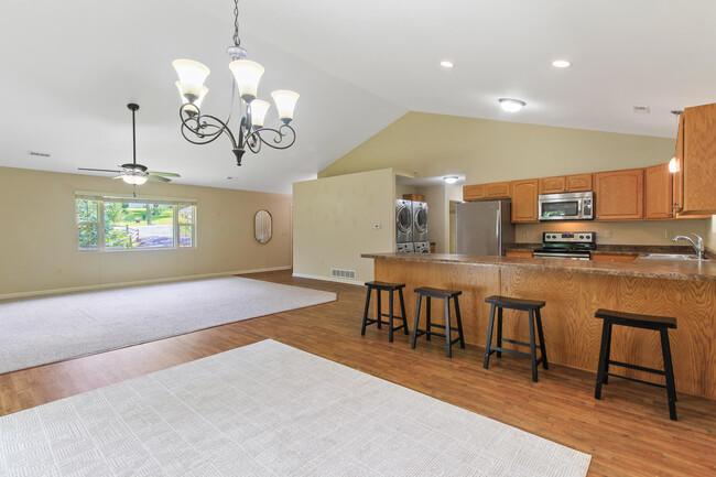 Building Photo - N7439 Mariner Hills Cir