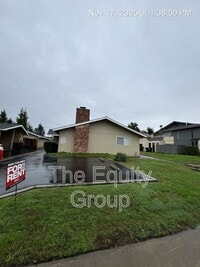 Building Photo - 2736 S Sallee St