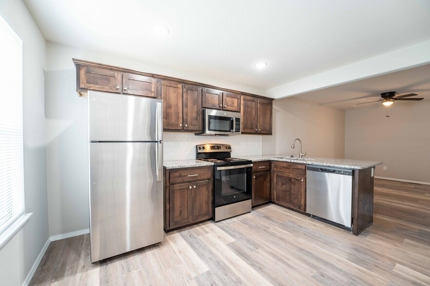 Primary Photo - Oakwood Heights Townhomes