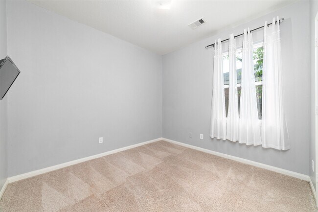 Building Photo - 12054 Fairquarter Ln