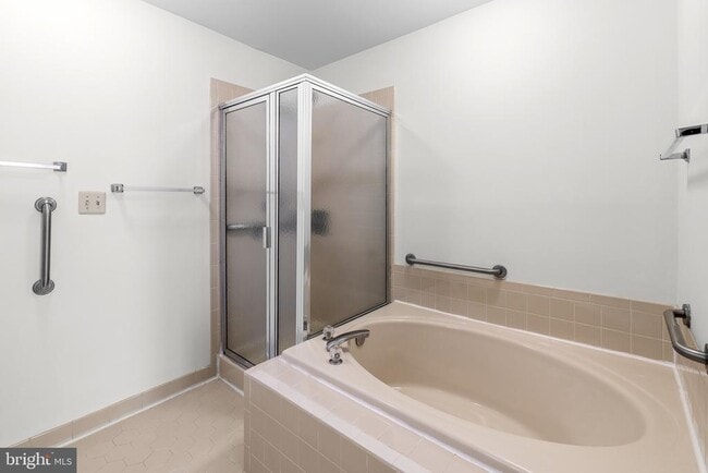 Building Photo - 11318 Savannah Dr